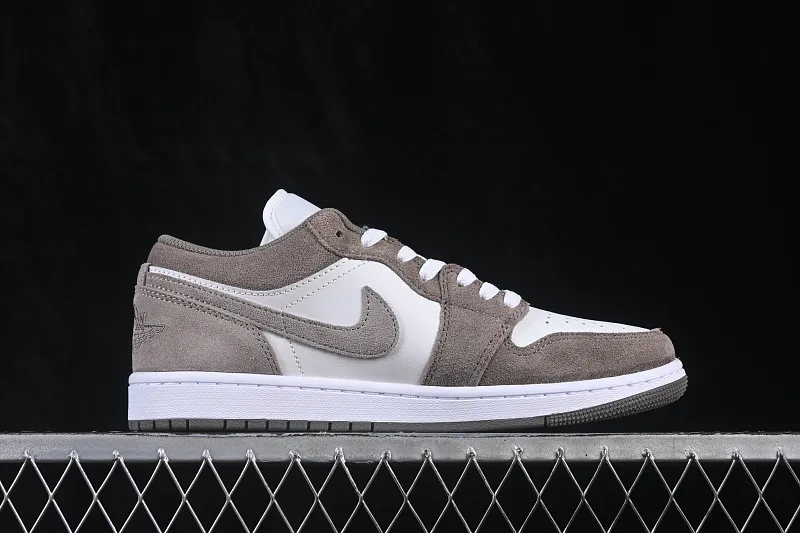 All categories Air Jordan Jordan series basketball shoes Air Jordan 1 Low G version pure original Air Jordan 1 Low AJ1 Joe 1 white gray low-top retro culture basketball shoes 553558-046